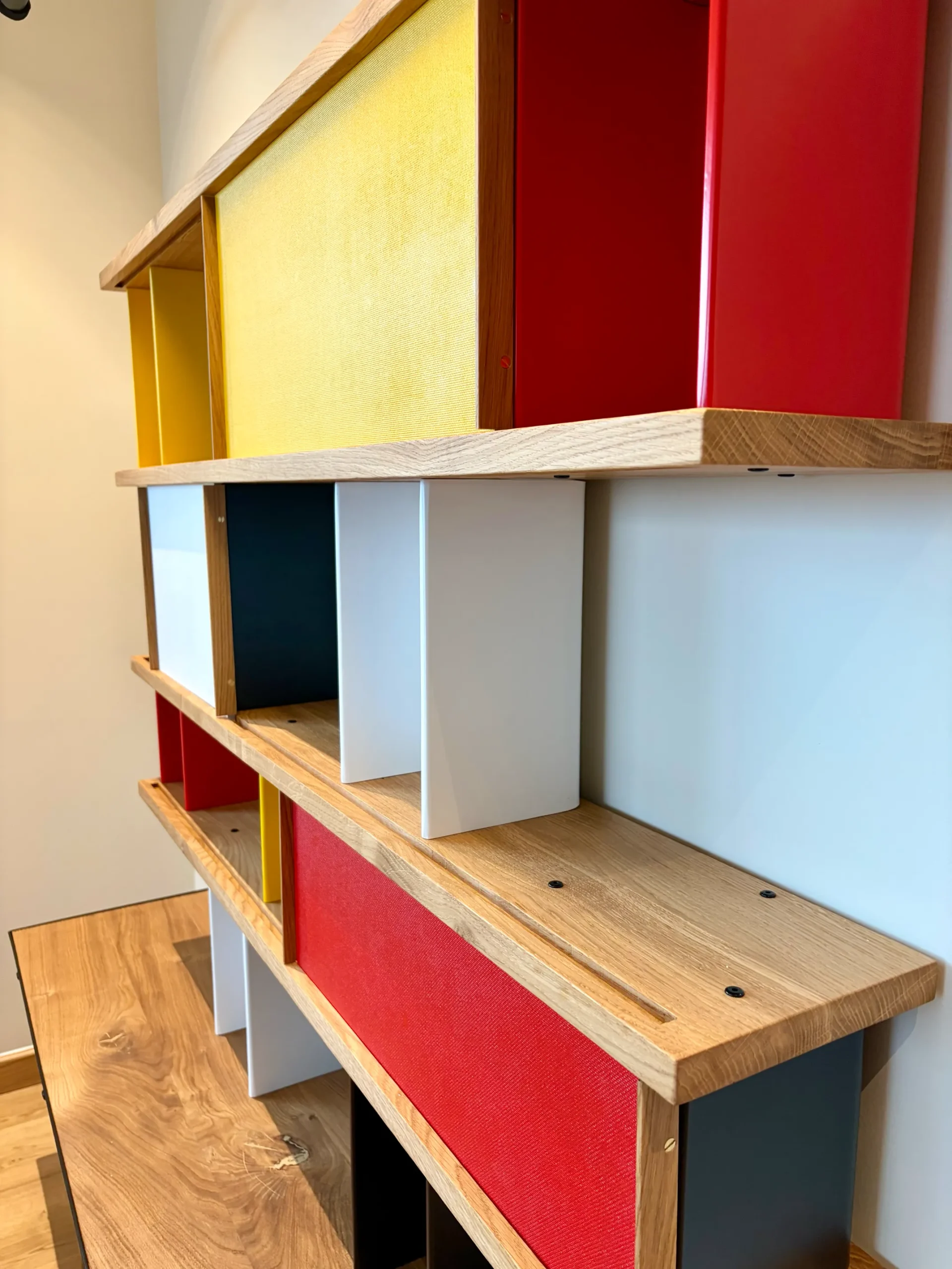 Bibliothèque en chêne massif sur mesure réalisée à Lyon
